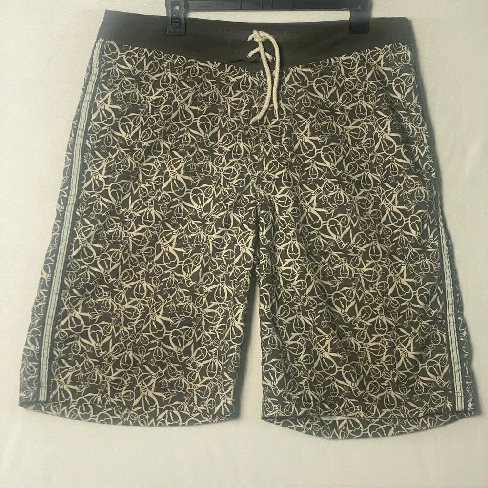 Penguin by Munsingwear Penguin Print Board Shorts Size 36